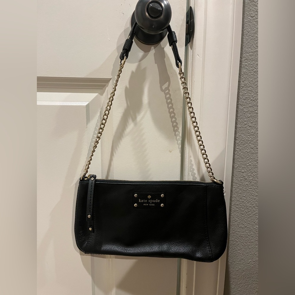 Kate Spade Simple Pebbled Black Chain Baguette EUC